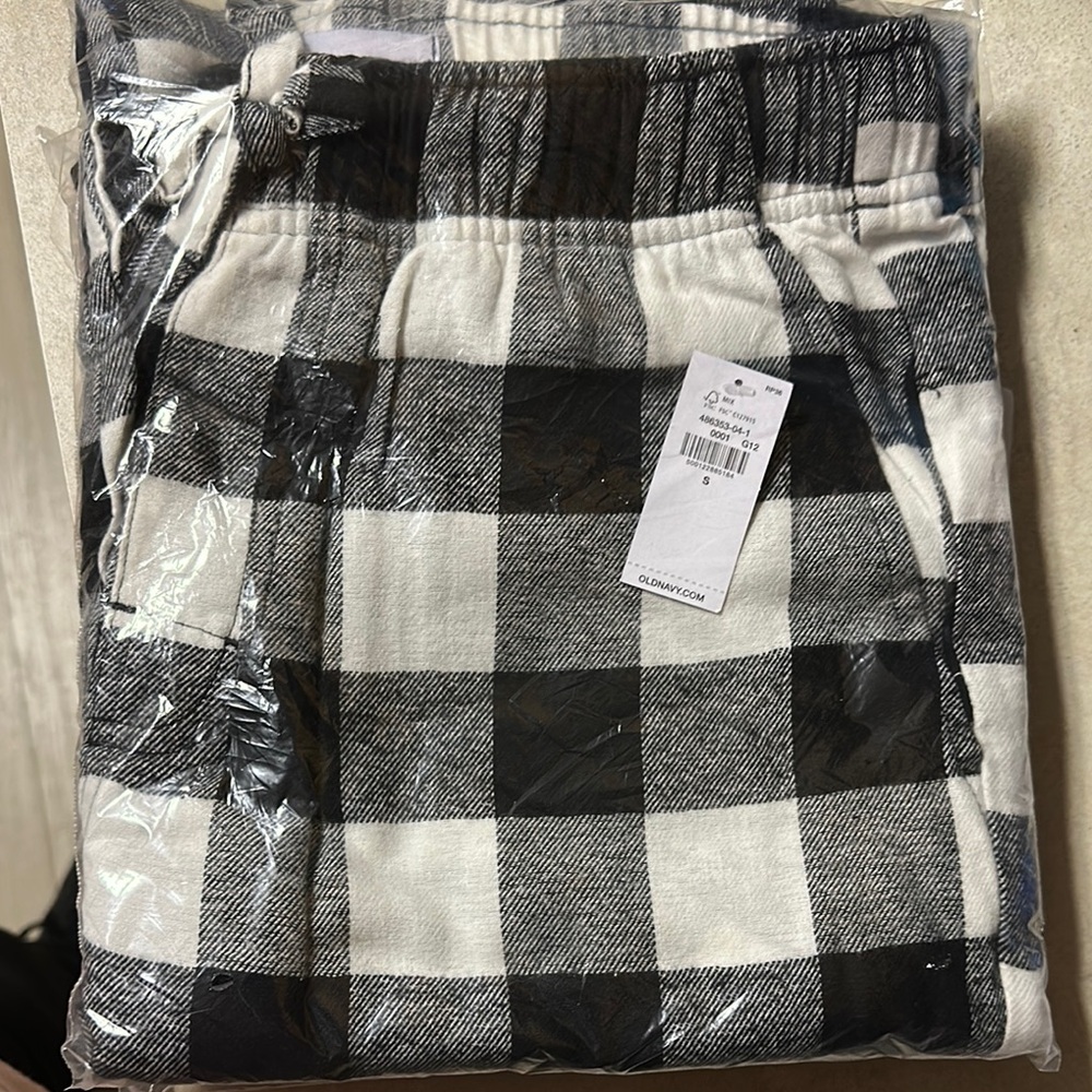Black and White Old Navy Checkered Pants